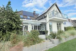 Exclusives Einfamilienhaus mit 6 Zimmern und 2 PKW Stellplätzen in Lübeck St. Jürgen