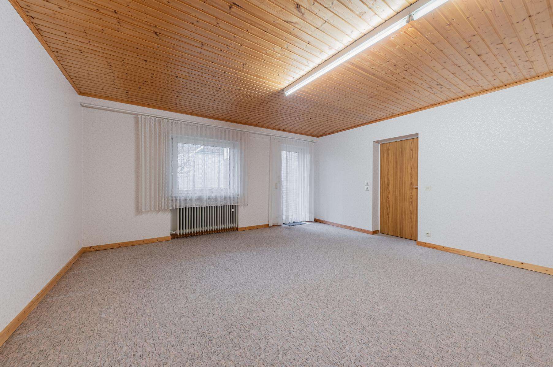 Immobilie in Altweidelbach - Großzügiger Bungalow mit Garage, möglicher Einliegerwohnung und pflegeleichter Grünfläche - Bild 19