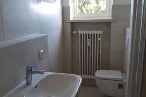 Vollständig renovierte, sonnige 2-Zimmer-Wohnung mit EBK, Süd-/West-Balkon in Solln – Geigenbergerstraße 13, 81477 Solln, München – Vorschaubild 9