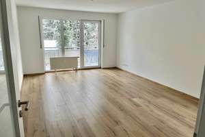 Ruhig gelegene 3-Zimmer-Wohnung mit 2 Balkonen und TG-Stellplatz im begehrten Blasewitz – Wägnerstraße 13a, 1309 Blasewitz (Stadtteil), Dresden – Vorschaubild 4