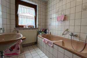 Viel Platz für Ihre Wohnideen: Einfamilienhaus auf idyllischen Grundstück – Die vollständige Adresse der Immobilie erhältst du vom Anbieter., 93164 Laaber – Vorschaubild 11