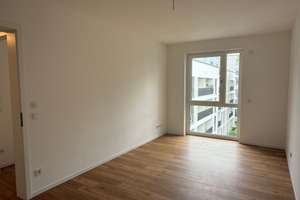 Perfekte 4-Zimmer-Wohnung für Familien mit Einbauküche, Loggia und Keller inklusive!  – Biedenkopfer Straße 52, 13507 Tegel, Berlin – Vorschaubild 6