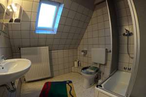 Gepflegte Doppelhaushälfte in Duisburg-Bergheim – Die vollständige Adresse der Immobilie erhältst du vom Anbieter., 47228 Bergheim, Duisburg – Vorschaubild 39