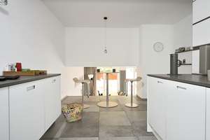 TOWNHOUSE - WERTIG - STILVOLL UND TOP SANIERT - IN RHEINNÄHE MIT 3 PARKPLÄTZEN FÜR DESIGNLIEBHABER – Die vollständige Adresse der Immobilie erhältst du vom Anbieter., 50999 Weiß, Köln – Vorschaubild 3
