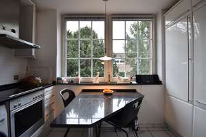 40 qm Terrasse! 4-Zimmer-Wohnung  mit EBK, Kamin & Doppelgarage für gehobene Ansprüche – Niederrheinstraße 16a, 40474 Stockum, Düsseldorf – Vorschaubild 9