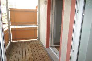 Schnell ANSCHAUEN und EINZIEHEN: Neuer schicker Laminatboden + Fensterbad + gemütlicher Balkon – Carl-von-Ossietzky-Str. 42b, 9126 Lutherviertel, Chemnitz – Vorschaubild 11