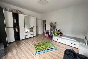 Schöne und modernisierte 2-Zimmer-Wohnung mit Einbauküche in Chemnitz – Altenhainer Str. 14, 9126 Chemnitz – Vorschaubild 2