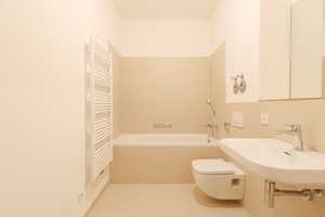 New tenant Europa city 2 rooms with EBK New building - Mitte – Heidestraße 2, 10557 Berlin – Vorschaubild 3