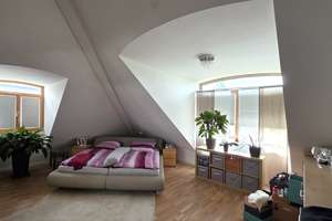 Wunderschöne , helle 4-Zimmer Dachatelierwohnung mit sonniger Südterrasse in München-Laim  – Hartelstraße 6a, 80689 St. Ulrich, München – Vorschaubild 13