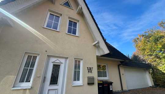 Bild von Freistehendes Einfamilienhaus mit Doppelgarage  in ruhiger Lage