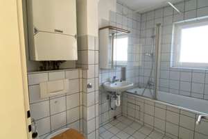 Helle und ruhige 4 Zimmer Wohnung mit Einbauküche in Stuttgart – Die vollständige Adresse der Immobilie erhältst du vom Anbieter., 70435 Zuffenhausen-Mitte, Stuttgart – Vorschaubild 11