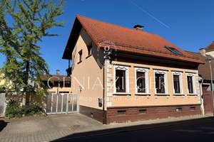 Einfamilienhaus mit großzügigem Platzangebot und Entwicklungsperspektive