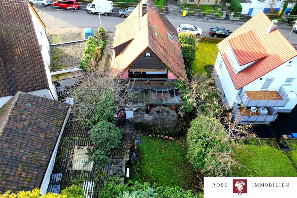 Immobilie in Schwaikheim - Kernsanierungsbedürftiges Einfamilienhaus mit Garage in toller Lage von Schwaikheim - Bild 1