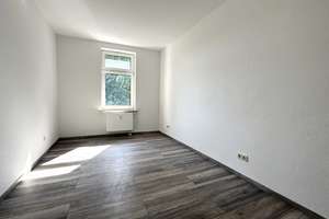Helle 2-Raum-Wohnung mit Tageslichtbad, Einbauküche und Gemeinschaftsgarten – Kreherstraße 13, 9126 Gablenz, Chemnitz – Vorschaubild 2