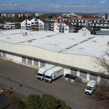 Hallenfläche mit Freifläche zu vermieten