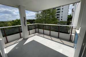 Hochwertig sanierte 3-Zimmer-Wohnung mit zwei Balkonen, Aufzug und Garagenstellplatz in Essen – 45133 Stadtwald, Essen – Vorschaubild 2