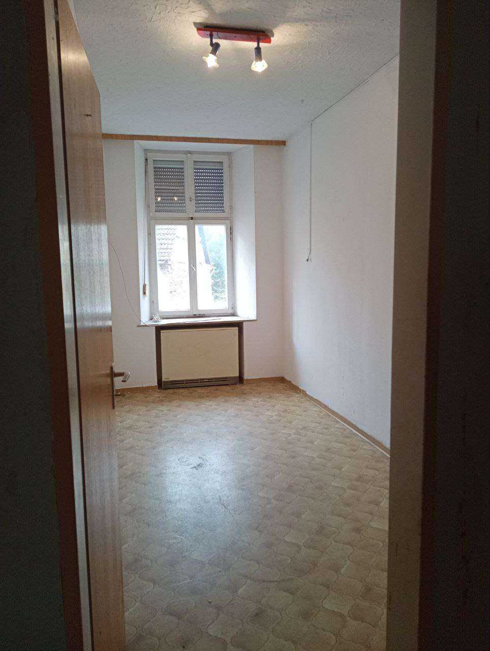 Kauf: VB 45.999€, 6 Zi. Wohnung (120 m²) & separates Grundstück, Kusel Kreis – Bild 2