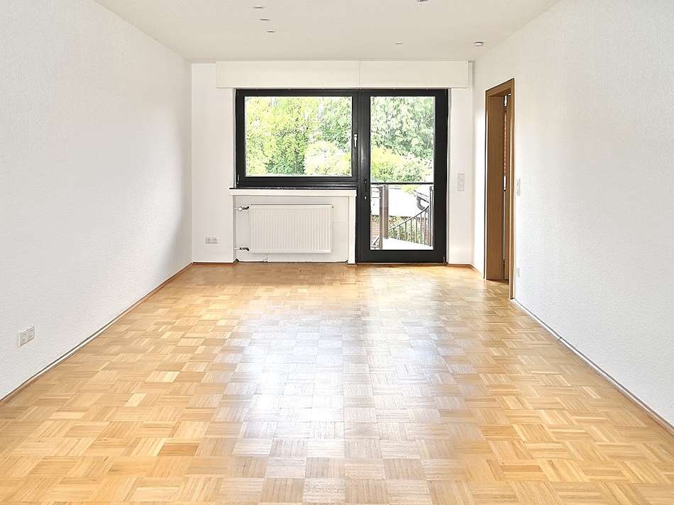 DG Wohnzimmer Blick zum Balkon