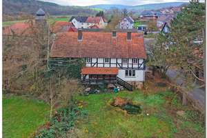 Idyllisch, groß, verkehrsgünstig gelegen. Ein-Zweifamilienhaus, Guxhagen OT – Die vollständige Adresse der Immobilie erhältst du vom Anbieter., 34302 Guxhagen – Vorschaubild 1