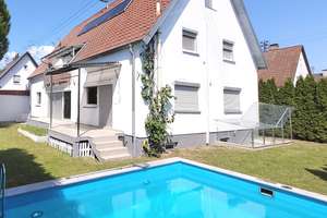 Wohntraum in Augsburg-Bärenkeller Ein- oder Zweifamilienhaus mit Pool
