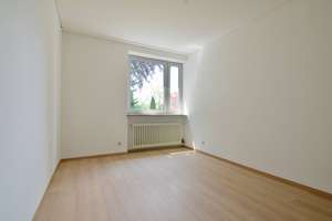 Split-Level-Bungalow mit großzügigem Raumkonzept und sonnigem Garten in ruhiger Lage Trudering – Die vollständige Adresse der Immobilie erhältst du vom Anbieter., 81735 Waldtrudering, München – Vorschaubild 13