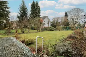 Bezugsfreies Einfamilienhaus mit Doppelgarage und Sonnengarten in Kleinolbersdorf  – Chemnitz – Vorschaubild 19