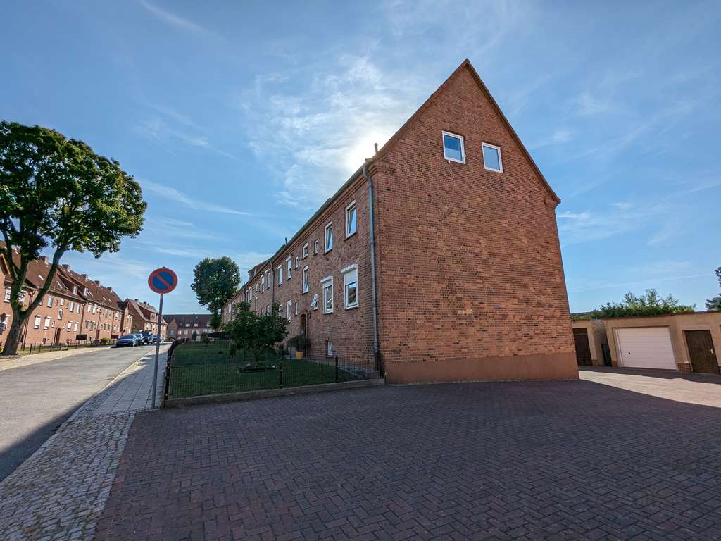 Immobilie in Neustrelitz - 3-Zimmer Erdgeschosswohnung mit Garten und Garage in Neustrelitz - Bild 2
