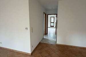 Großzügige Hochparterrewohnung mit Rundum-Terrasse – Schaffstallstraße 15, 72762 Reutlingen-Mitte, Reutlingen – Vorschaubild 3