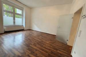 Helle 3-Zimmer Erdgeschosswohnung mit großzügiger Terrasse in Düsseldorf-Rath