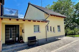 PREISREDUZIERUNG!! Neuwertiges EFH mit PV Anlage in ruhiger Lage! – Die vollständige Adresse der Immobilie erhältst du vom Anbieter., 67827 Becherbach – Vorschaubild 1