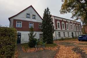 Attraktives Immobilienpaket in Angermünde: Bürokomplex und sanierungsbedürftiges Mehrfamilienhaus – Berliner Str. 78, 16278 Uckermark (Kreis) – Vorschaubild 1