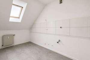 Renovierte 2-Zimmer-Dachgeschosswohnung mit Balkon und Stellplatz – Die vollständige Adresse der Immobilie erhältst du vom Anbieter., 46045 Altstadt-Süd, Oberhausen – Vorschaubild 5