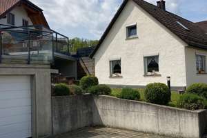 Gepflegtes 3-Zimmer-Einfamilienhaus mit Garage, Garten, Pavillon und Schuppen in Auernheim – Die vollständige Adresse der Immobilie erhältst du vom Anbieter., 89564 Nattheim – Vorschaubild 2