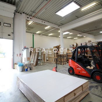 Ca. 1.000 qm Lager- / Produktionsfläche zu vermieten!