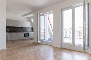 Zwei-Zimmer-Wohnung mit Balkon und Domblick als Erstbezug – Köln – Vorschaubild 1