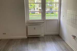 Große 1-Zi. mit neuer EBK, Laminat, Wanne, Abstellraum & Balkon in ruhiger Lage! – Zschopauer Platz 11, 9126 Bernsdorf, Chemnitz – Vorschaubild 10