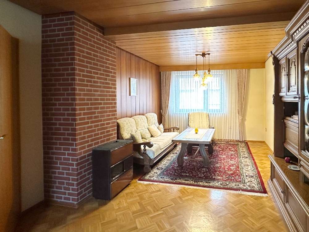 Immobilie in Oberhausen-Rheinhausen - Solides Zweifamilienhaus mit Ausbaureserve und Hof – perfekt für Familien oder kreative Selbstgestal - Bild 7