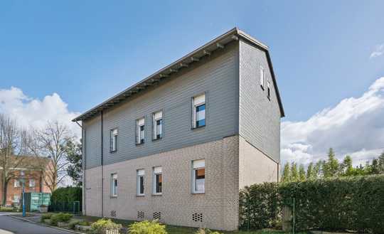 Großzügiges Zweifamilienhaus mit Sauna, Solaranlage und Doppelgarage in Haltern am See