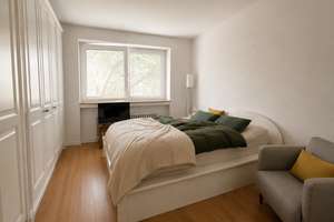 Großzügige 3-Zimmer-Wohnung mit zwei Balkonen und zwei Tiefgaragenstellplätzen – Die vollständige Adresse der Immobilie erhältst du vom Anbieter., 40474 Golzheim, Düsseldorf – Vorschaubild 2