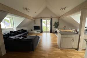 Herrliche 3 Zimmer-DG-Wohnung in Uninähe!