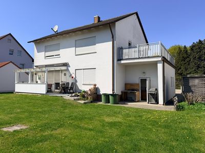 Sehr gepflegtes Wohnhaus mit Einzelgarage und Garten auf ca.680 m² GF in 86641 Rain!
