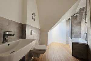 Modernes Wohnen unterm Dach – Sanierte 3-Zimmer-Wohnung mit Balkon – Zeißstraße 1, 9131 Hilbersdorf, Chemnitz – Vorschaubild 6