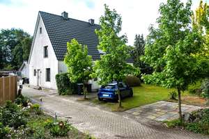 Modernisiertes Zweifamilienhaus in ruhiger Lage – Die vollständige Adresse der Immobilie erhältst du vom Anbieter., 26209 Hatten – Vorschaubild 1