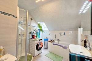 „Helle 3-Zimmer-Wohnung mit Kamin, Süd-/Westbalkon & extra Raum – ruhige Lage in Herrenbach“ – Die vollständige Adresse der Immobilie erhältst du vom Anbieter., 86161 Am Schäfflerbach, Augsburg – Vorschaubild 8