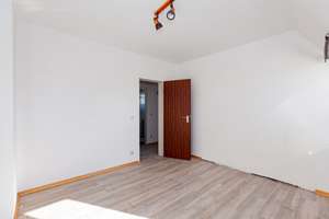 Solide DHH mit großzügigem Garten und großer Garage  in Sackgassenlage! Zeitnah beziehbar! – Die vollständige Adresse der Immobilie erhältst du vom Anbieter., 47804 Benrad-Süd, Krefeld – Vorschaubild 39