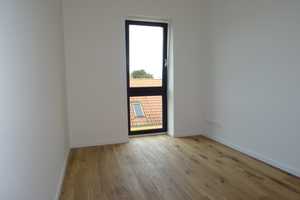 Moderne 2-Raum-Maisonette-Wohnung  - Balkon - Fußbodenheizung - Parkett - – Braunschweiger Str. 13, 39112 Magdeburg – Vorschaubild 4