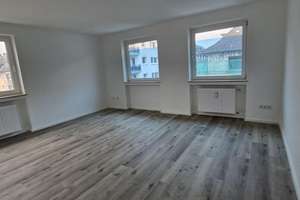 2 Zimmer Wohnung in absolut zentraler Lage in Dellbrück. Gesucht 1-2 Personen