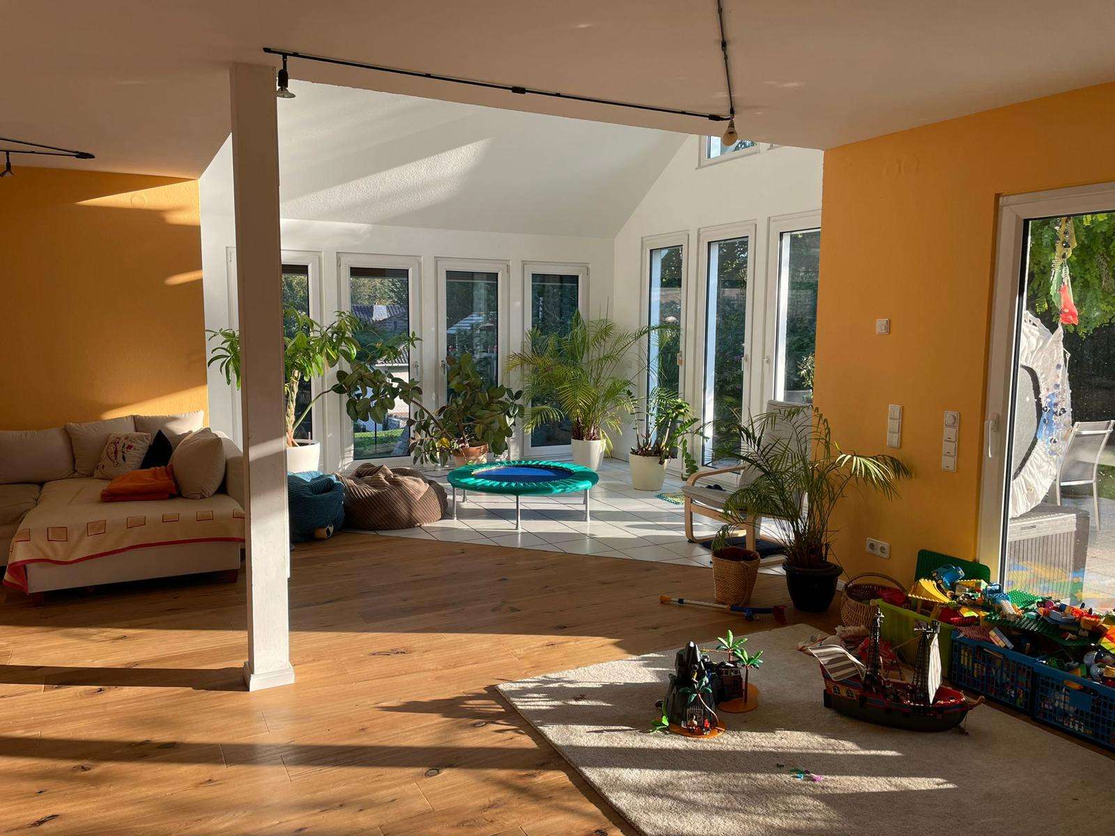 Immobilie in Flacht - Willkommen im Sonnenglanz! Lichtdurchflutetes Zuhause mit großzügigem Gartenparadies - Bild 12