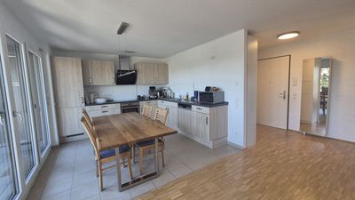 Helle 4-Zimmer-Wohnung mit großem Balkon in Stuttgart