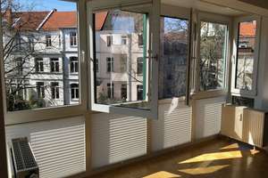 Neuwertige Wohnung mit zwei Zimmern sowie Balkon und EBK in Hannover – Ubbenstraße 26, 30159 Mitte (Ortsteil), Hannover – Vorschaubild 2